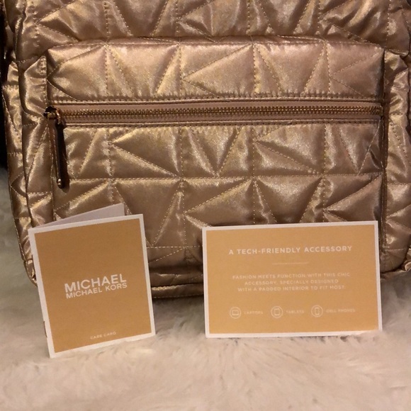 MK “Winnie” LG Backpack/Pale Gold - Picture 4 of 7